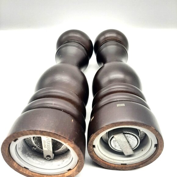 Peugeot Classic Salt and Pepper Mill Set 9" u'Select Chocolate Dark Brown Wood - Picture 4 of 5